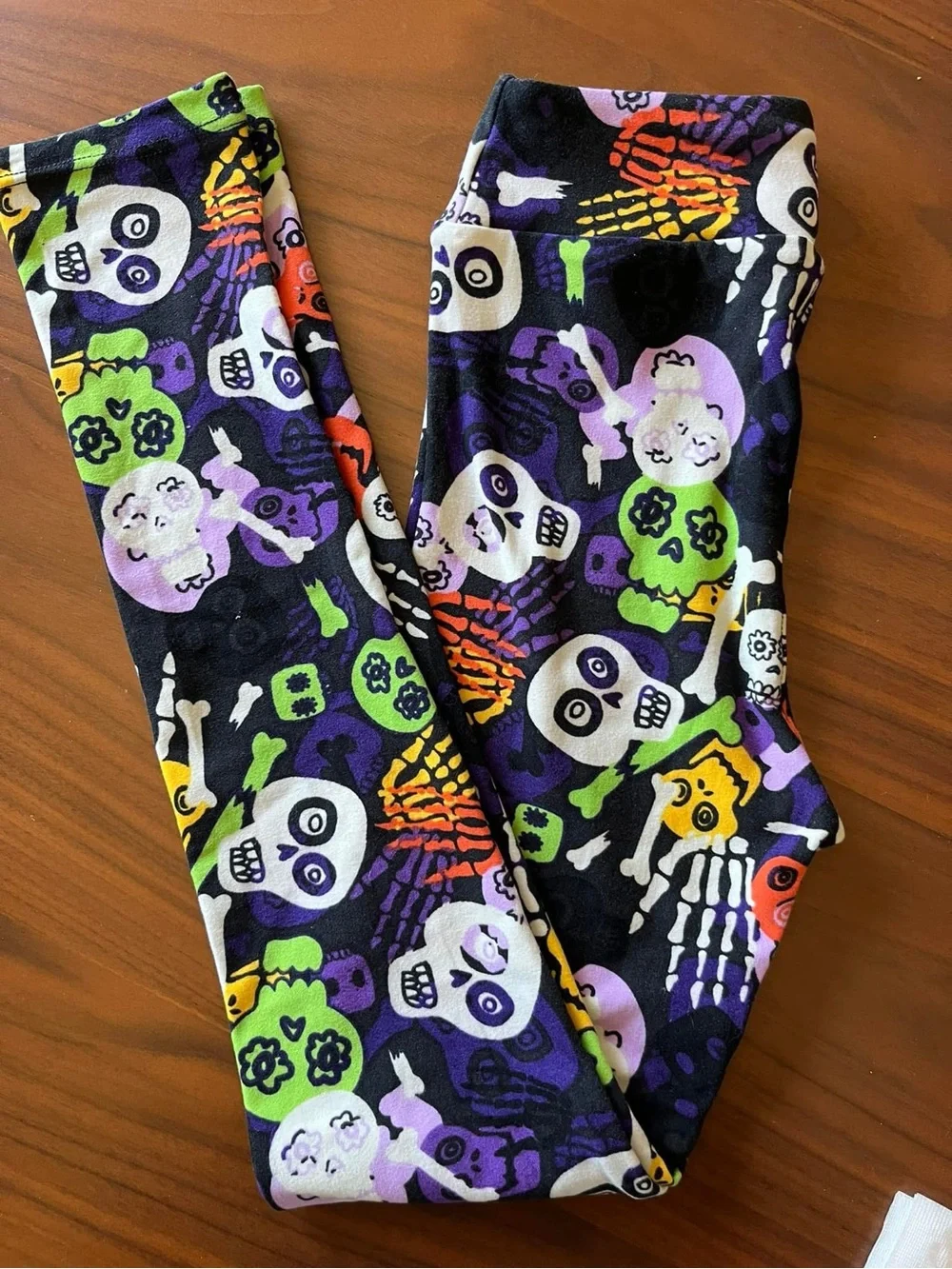 LuLaRoe Girls' Halloween Skeleton Print Leggings - Black/Purple
